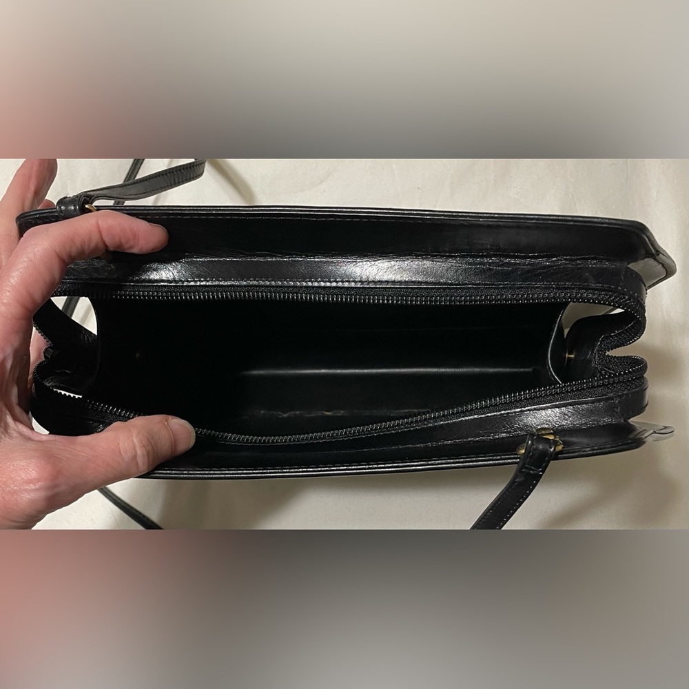 Authentic Vintage Ferragamo Sophisticated Black Leather Bag with Gold Hardware - Picture 6 of 16